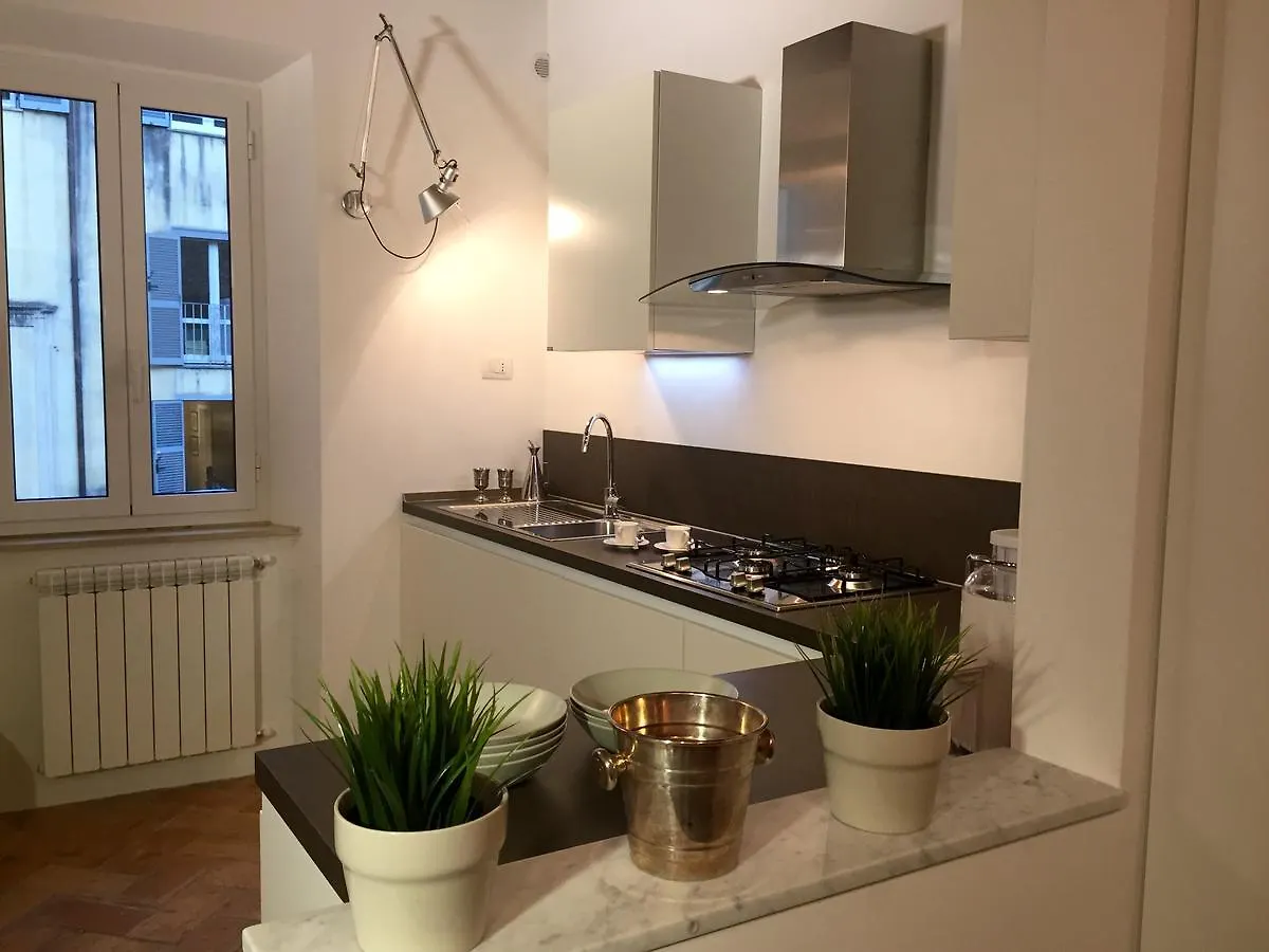 Apartment Casa Leutari Hotel Rome Italy